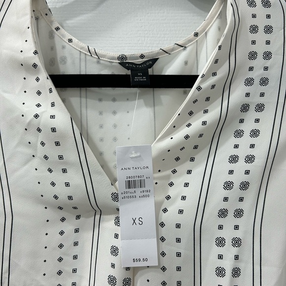 Ann Taylor Essential Shirt V neck ,brand new - Picture 4 of 6